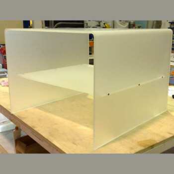 Table basse table de chevet plexiglas satiné