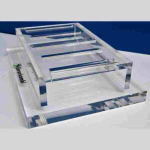 Présentoir plexiglas pour pièces industrielles