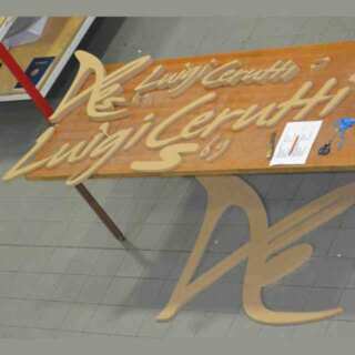 Enseigne bois fraisé logo chaussure