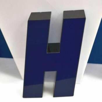 Lettres boîtier LED plexiglass noir/bleu