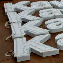 Lettres boîte lumineuses led plexiglas opale