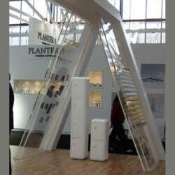Paroi présentoir plexiglas massif stand