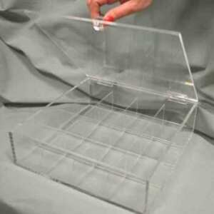 Coffret plexiglas à compartiments