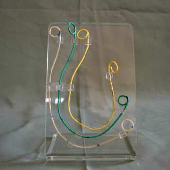 Présentoir plexiglas porte matériel électronique