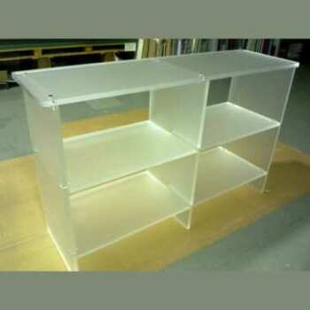 Etagère commode plexiglas satiné hall d'hotel