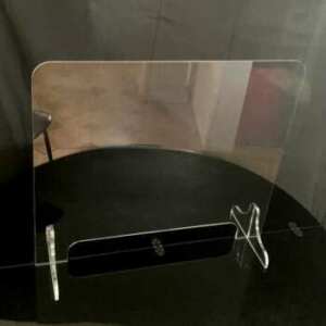Protection en plexiglas pour l'accueil