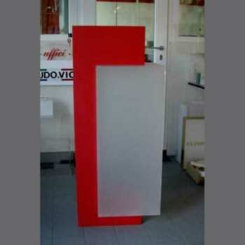 Urne de sol plexiglas satiné et PVC rouge