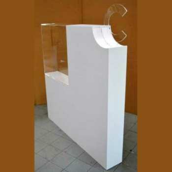 Vitrine plexiglas sur séparé PVC